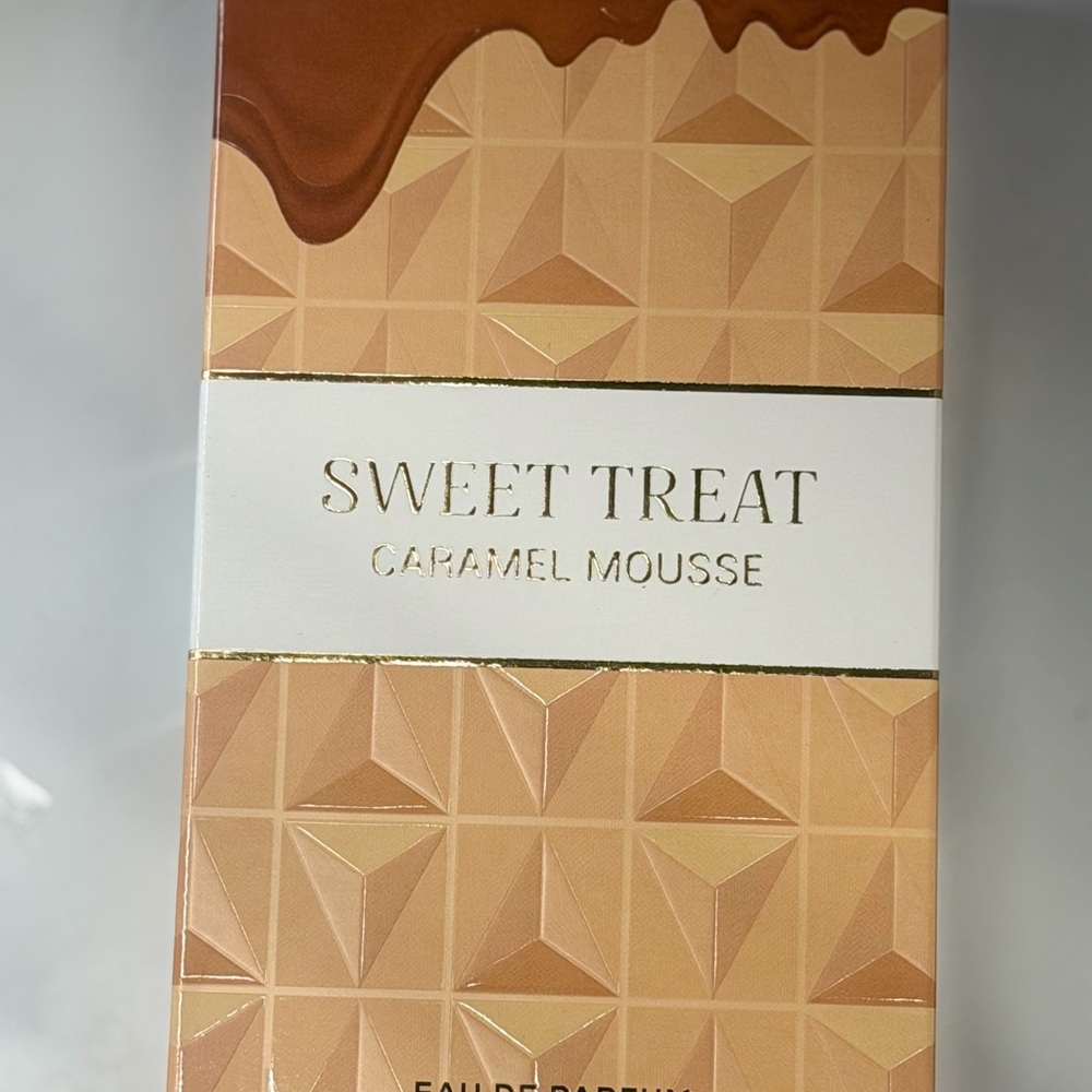 Caramel Mousse - Peachy Beige and Gold Accent Packaging